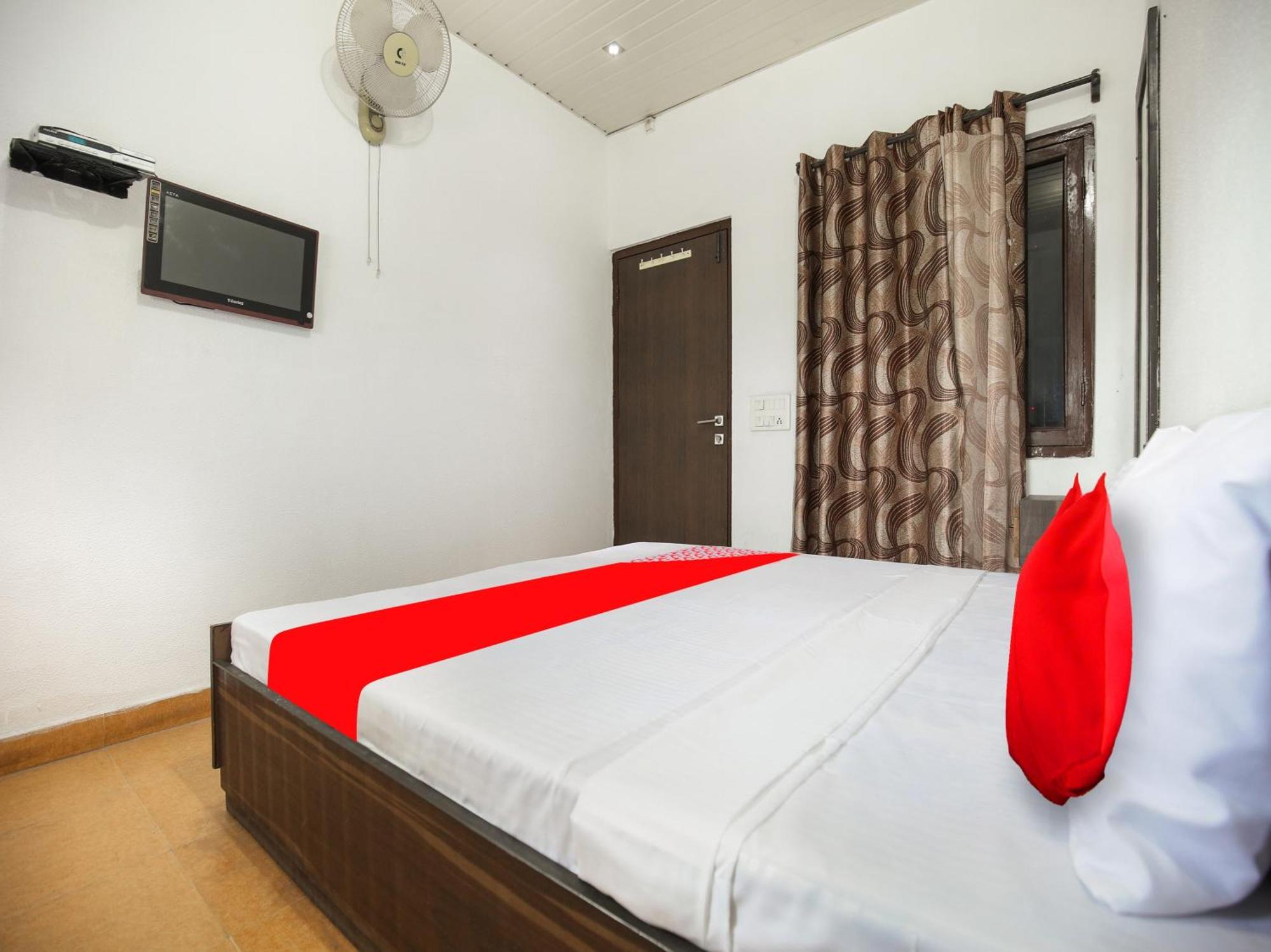 Oyo Flagship Hotel Le Aley Regency Ludhiana Buitenkant foto