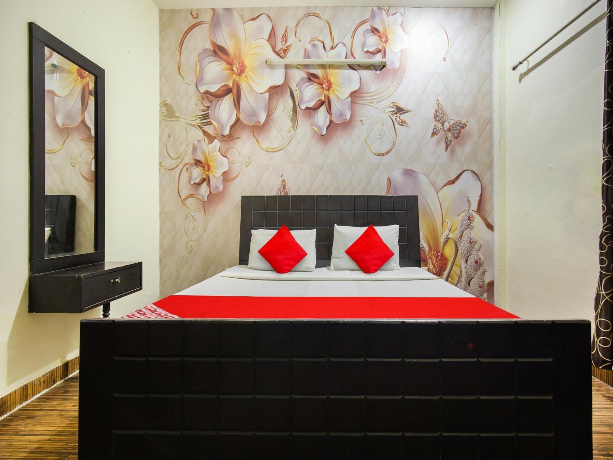 Oyo Flagship Hotel Le Aley Regency Ludhiana Buitenkant foto